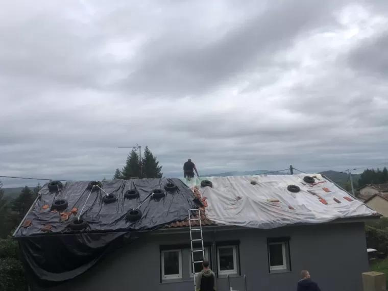 Travaux de couverture suite à un sinistre