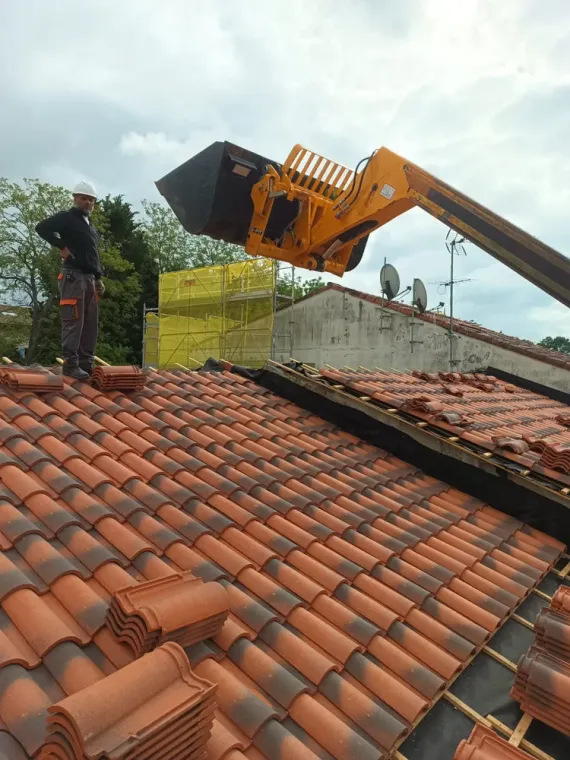 Chantier en action : logistique et manutention de précision en hauteur, Revel, Meurisse Couverture
